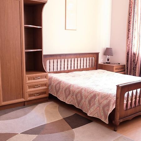 Apartment On Hanrapetutyan Street Jerevan Eksteriør bilde